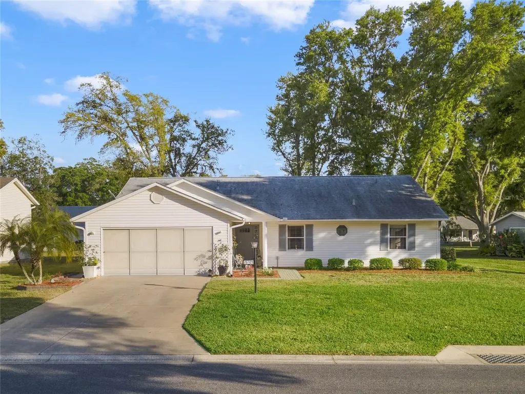 26724 Racquet Circle Leesburg FL 34748