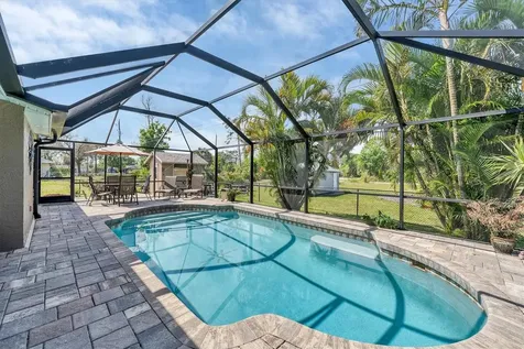 7405 Hart Street Englewood FL 34224