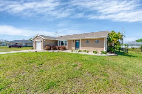 7405 Hart Street Englewood FL 34224