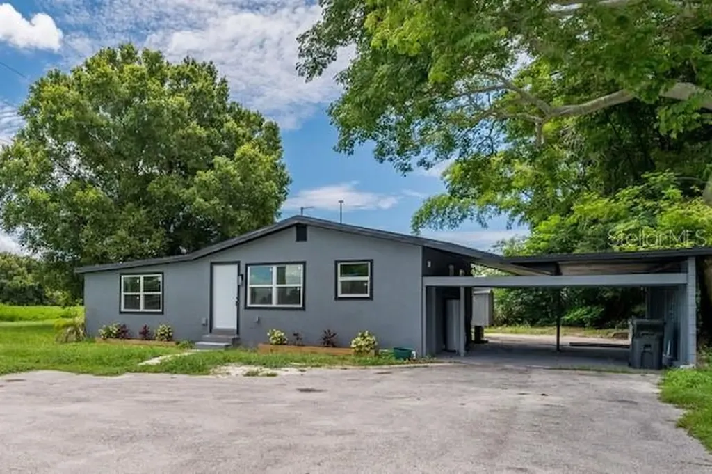 3148 71st Avenue N St Petersburg FL 33702