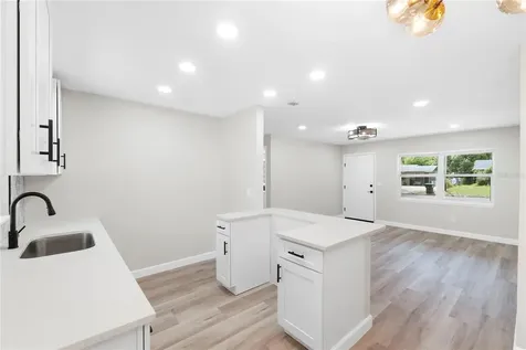 5013 Cassatt Avenue Orlando FL 32808