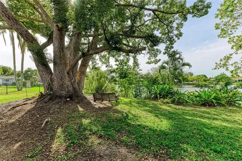 4604 Maceachen Boulevard Sarasota FL 34233