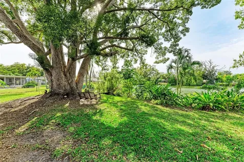 4604 Maceachen Boulevard Sarasota FL 34233