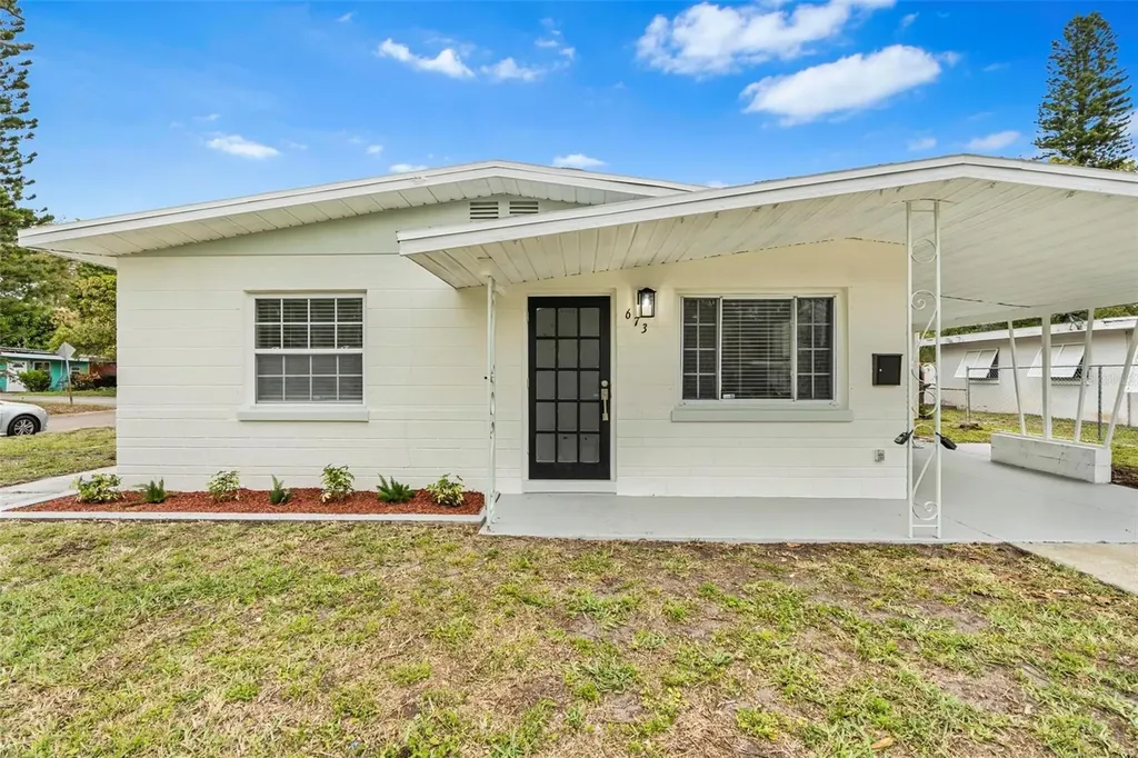 673 61st Avenue S St Petersburg FL 33705