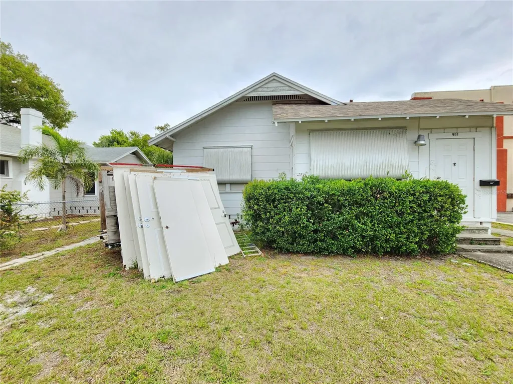 1315 9th Avenue N St Petersburg FL 33705