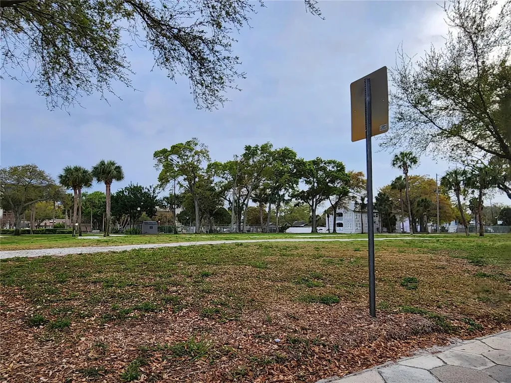 1315 9th Avenue N St Petersburg FL 33705