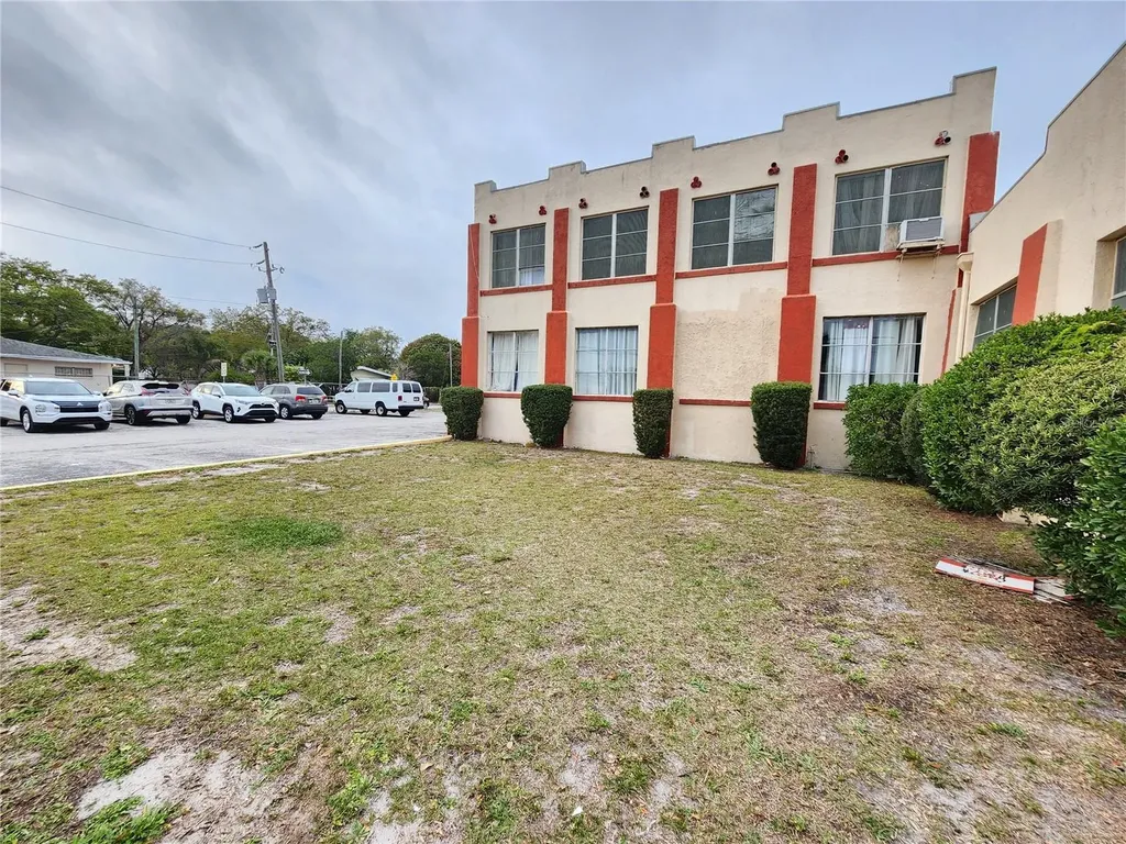 1315 9th Avenue N St Petersburg FL 33705