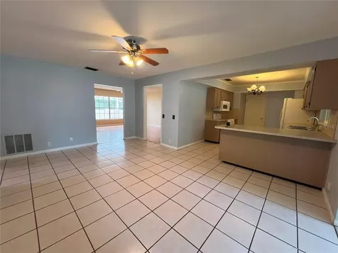 121 Lincoln Road Winter Haven FL 33884
