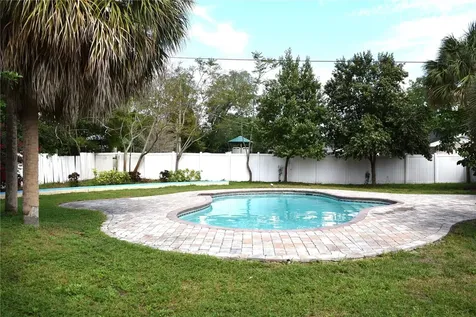 121 Lincoln Road Winter Haven FL 33884