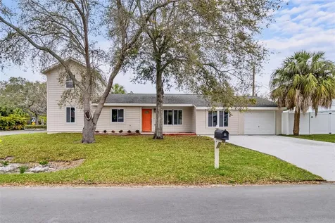 6405 Sandpiper Way St Petersburg FL 33707