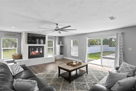 10427 Oakbrook Drive Tampa FL 33618