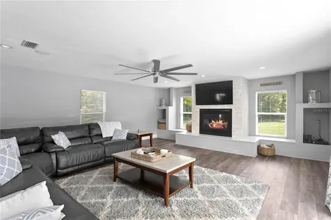 10427 Oakbrook Drive Tampa FL 33618