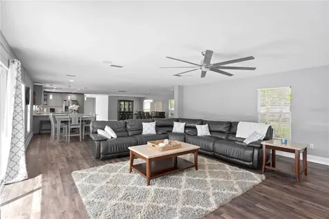 10427 Oakbrook Drive Tampa FL 33618