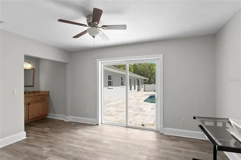 10427 Oakbrook Drive Tampa FL 33618
