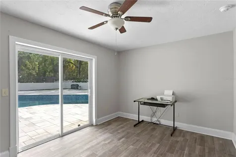 10427 Oakbrook Drive Tampa FL 33618