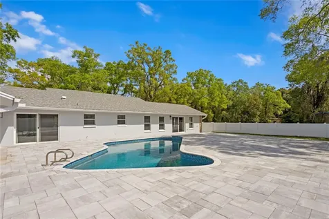 10427 Oakbrook Drive Tampa FL 33618