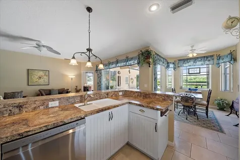 4722 78th Court E Bradenton FL 34203