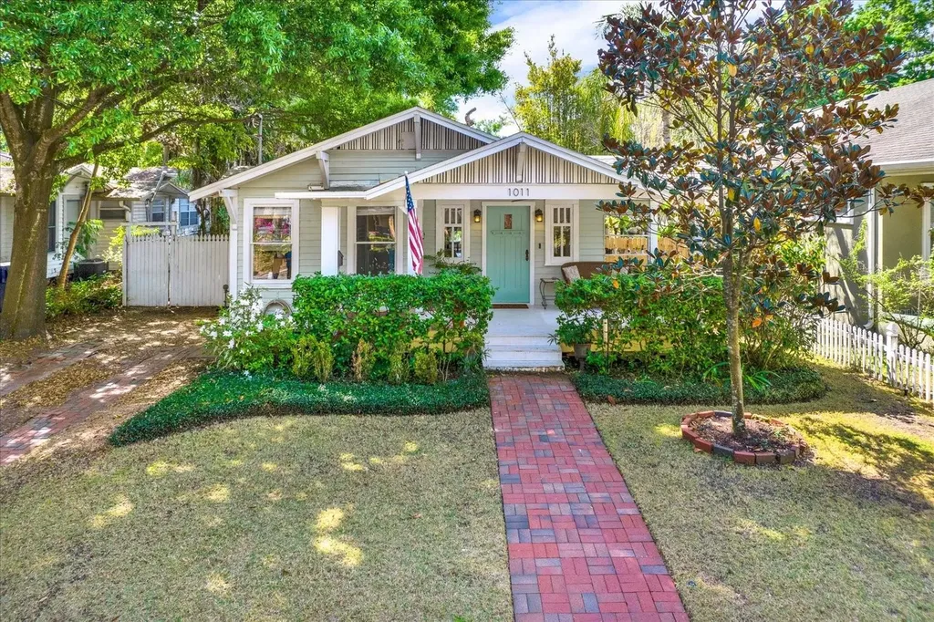 1011 E Powhatan Avenue Tampa FL 33604