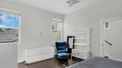 216 15th Avenue SE St Petersburg FL 33701