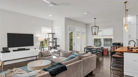 216 15th Avenue SE St Petersburg FL 33701