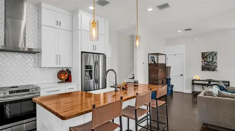 216 15th Avenue SE St Petersburg FL 33701