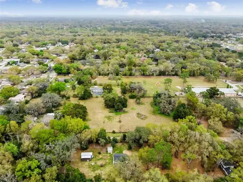 17514 Livingston Avenue Lutz FL 33559