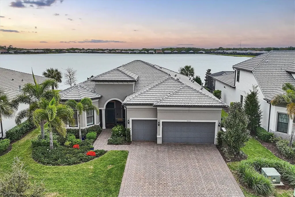 8016 Grande Shores Drive Sarasota FL 34240
