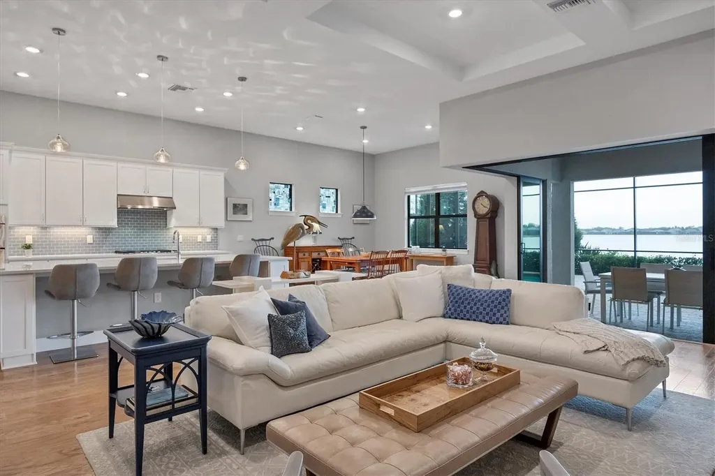 8016 Grande Shores Drive Sarasota FL 34240