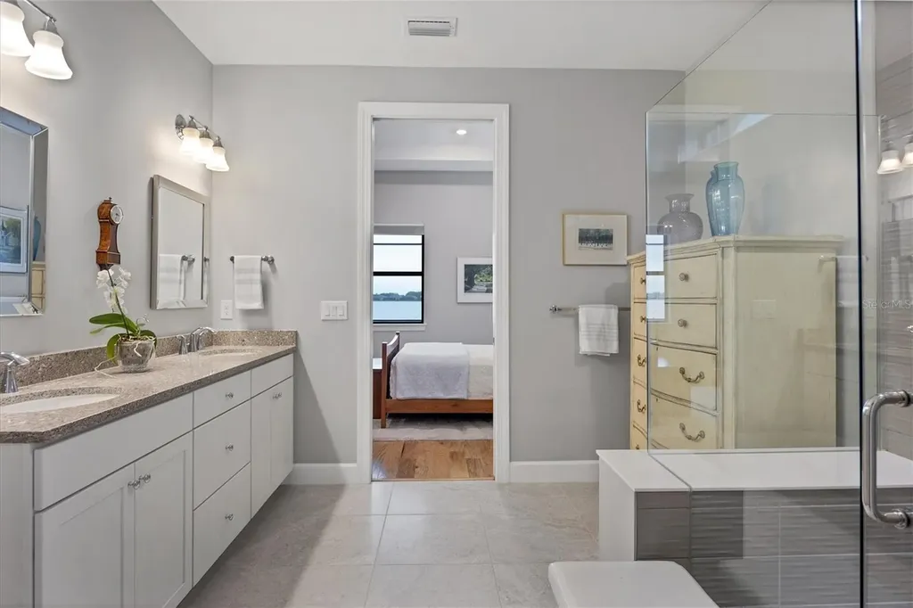 8016 Grande Shores Drive Sarasota FL 34240