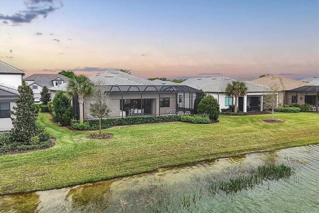 8016 Grande Shores Drive Sarasota FL 34240