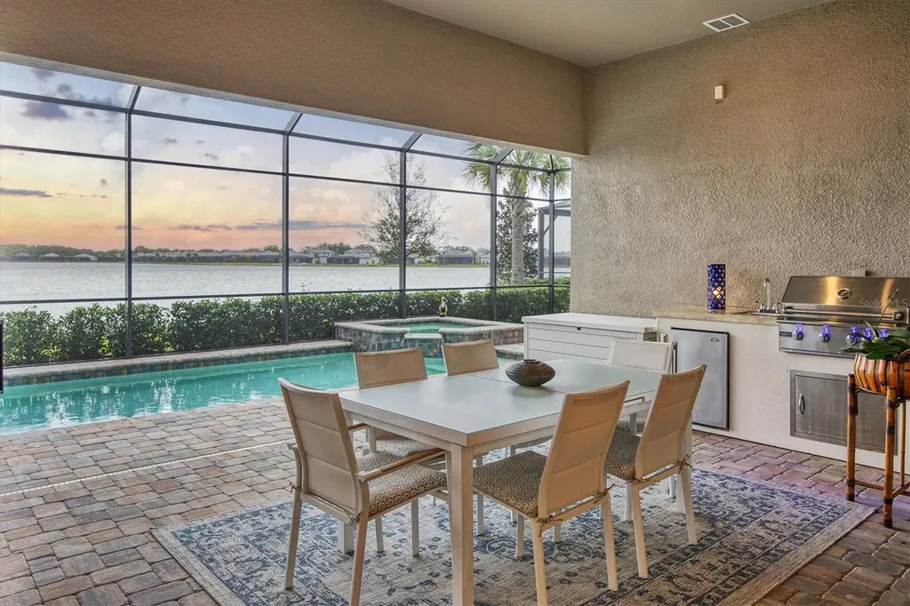 8016 Grande Shores Drive Sarasota FL 34240