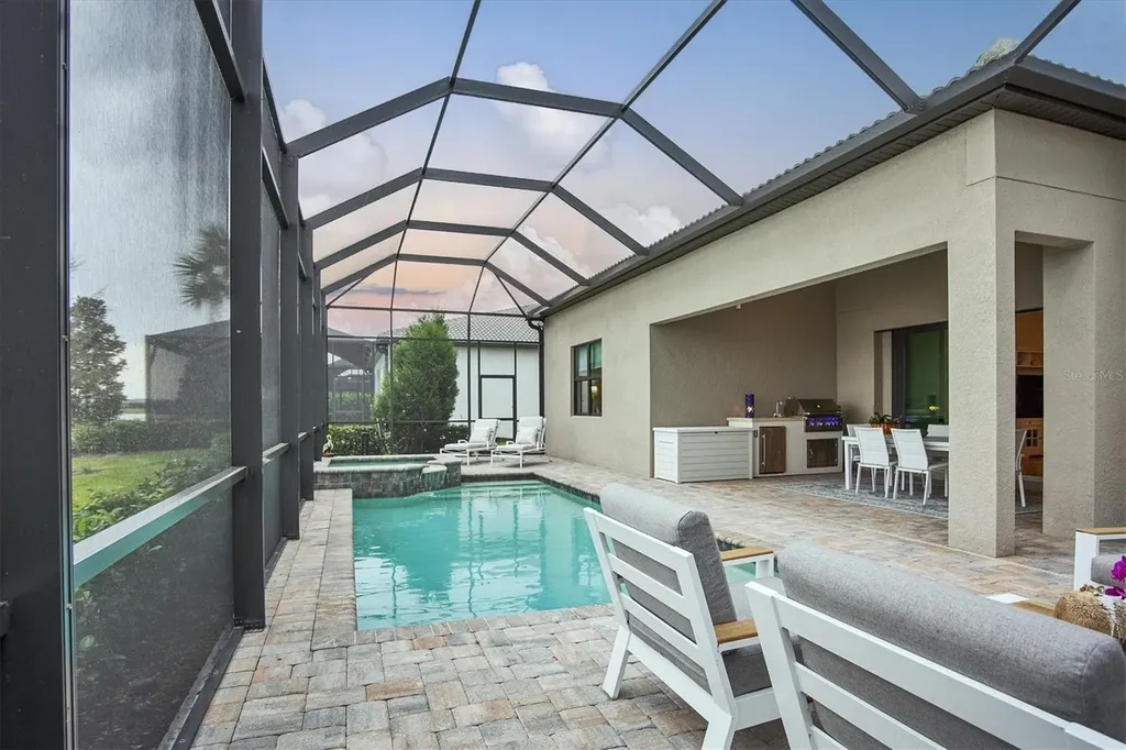 8016 Grande Shores Drive Sarasota FL 34240