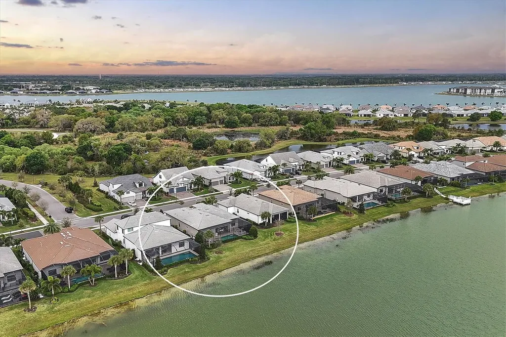 8016 Grande Shores Drive Sarasota FL 34240