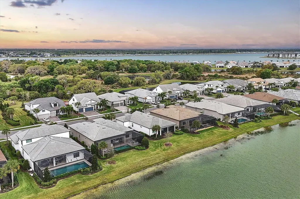 8016 Grande Shores Drive Sarasota FL 34240