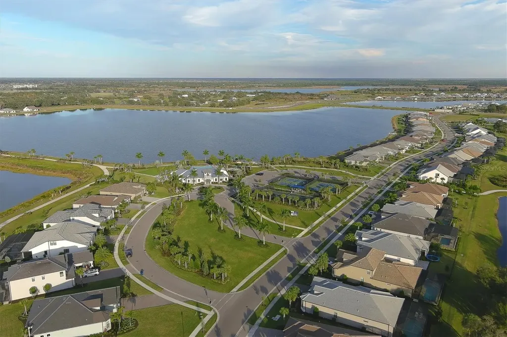 8016 Grande Shores Drive Sarasota FL 34240