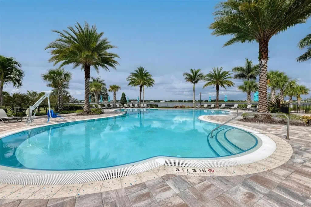 8016 Grande Shores Drive Sarasota FL 34240