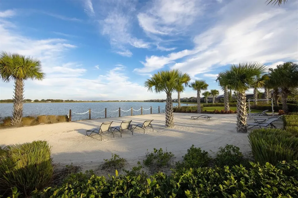 8016 Grande Shores Drive Sarasota FL 34240