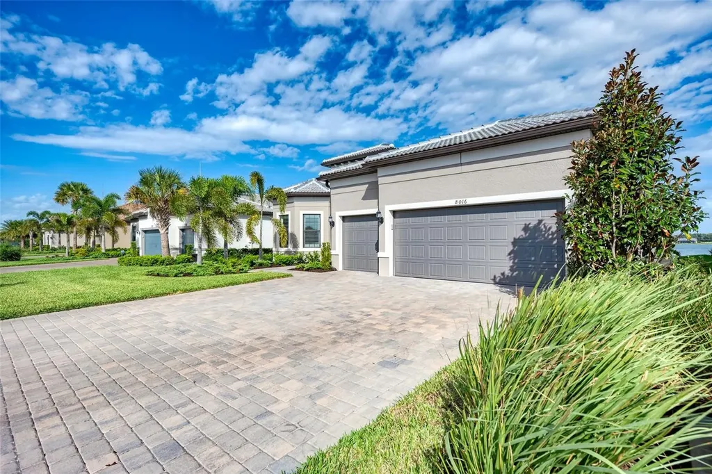 8016 Grande Shores Drive Sarasota FL 34240