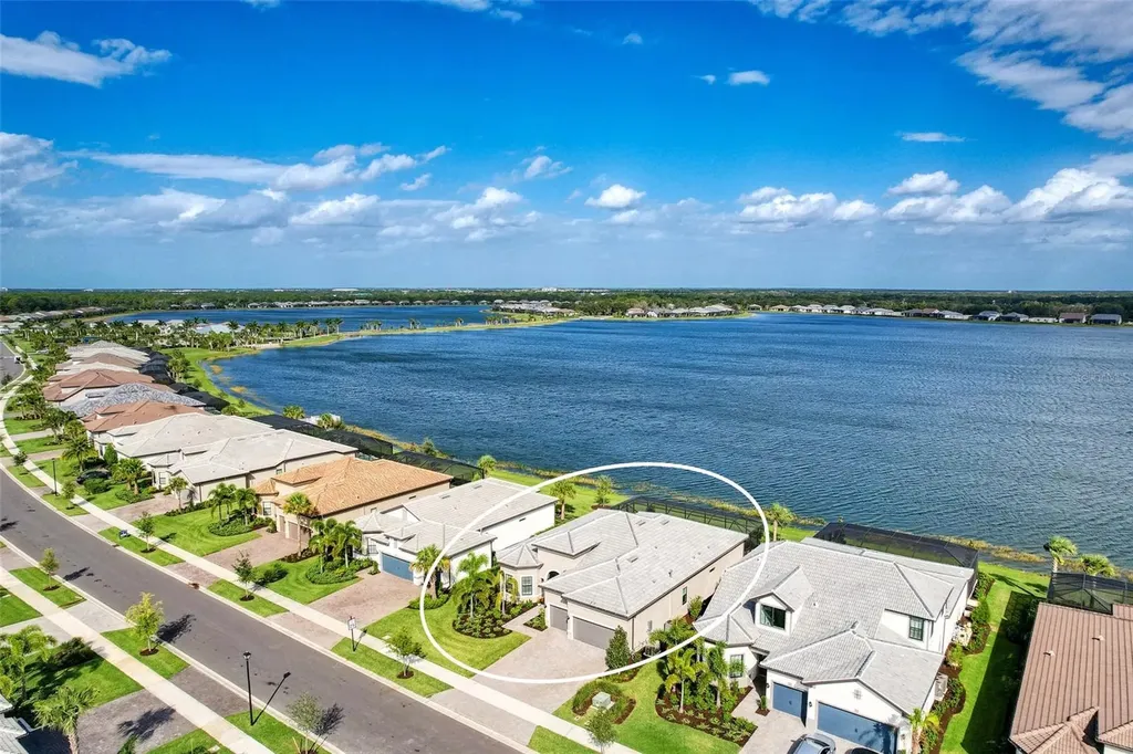 8016 Grande Shores Drive Sarasota FL 34240