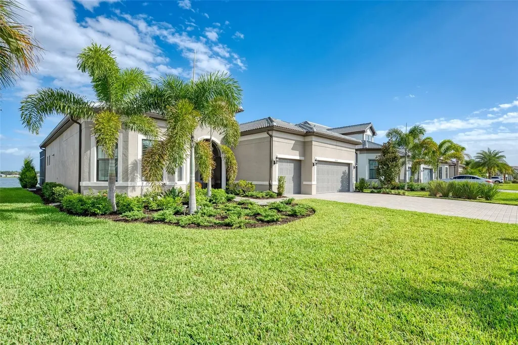 8016 Grande Shores Drive Sarasota FL 34240