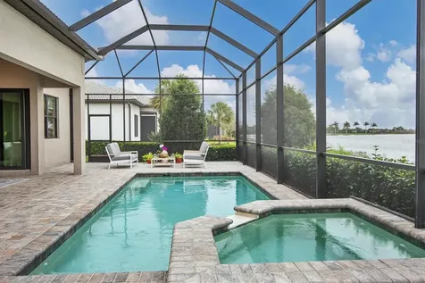 8016 Grande Shores Drive Sarasota FL 34240
