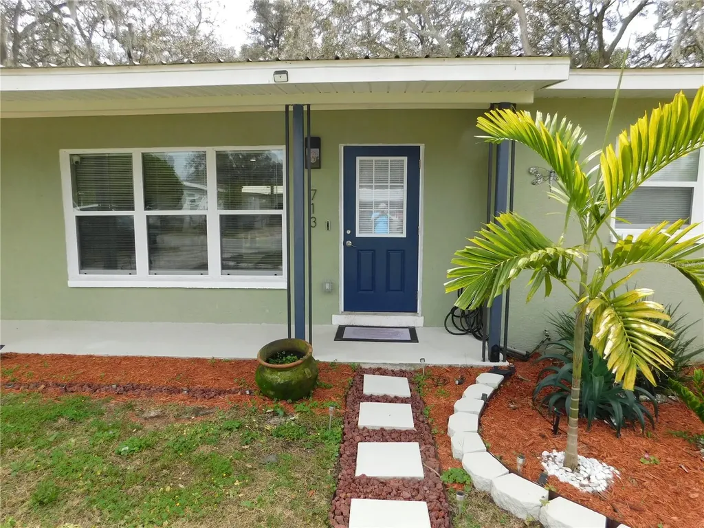 713 W Oak Lane Street Avon Park FL 33825