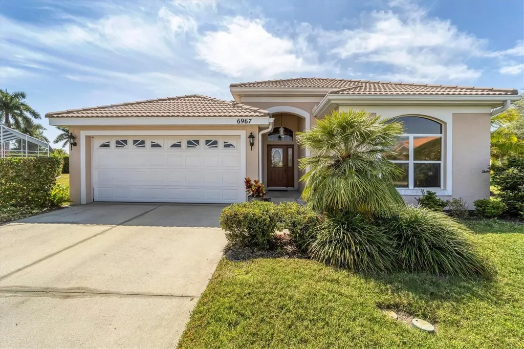 6967 Superior Street Circle Sarasota FL 34243
