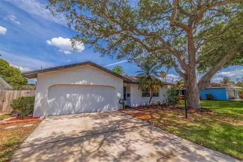 5611 Denver Street NE St Petersburg FL 33703