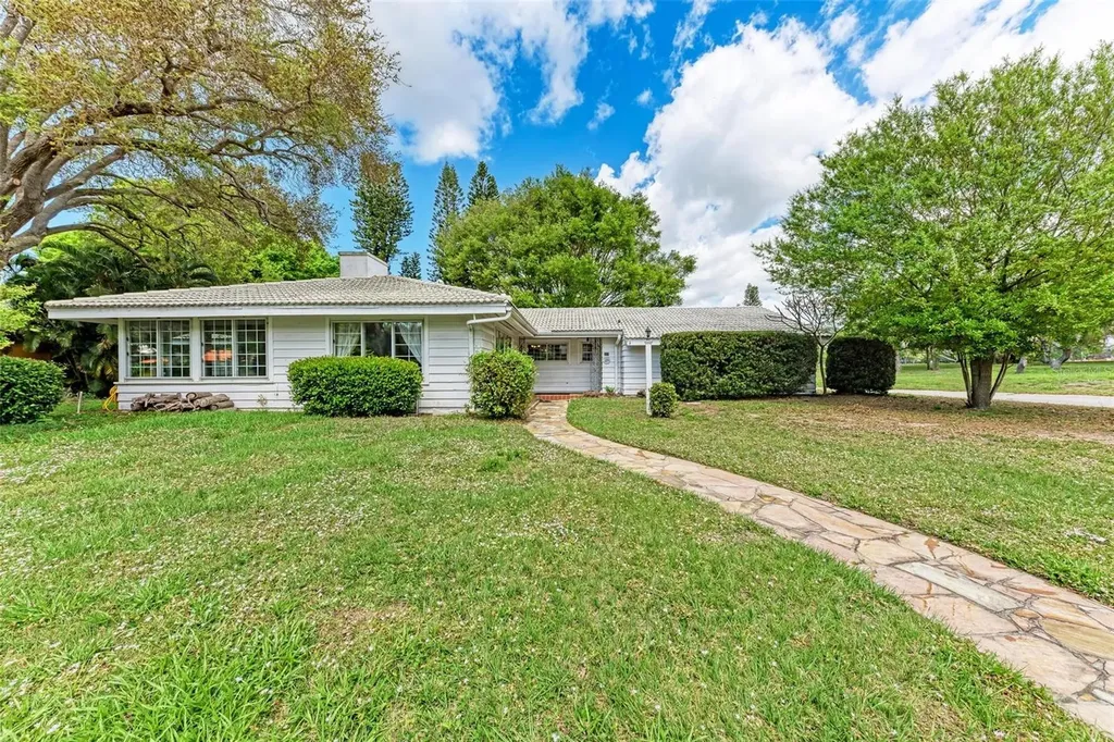 219 Greenwood Avenue Sarasota FL 34243