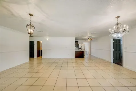 2702 W Bird Street Tampa FL 33614