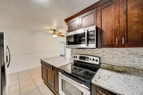 2702 W Bird Street Tampa FL 33614