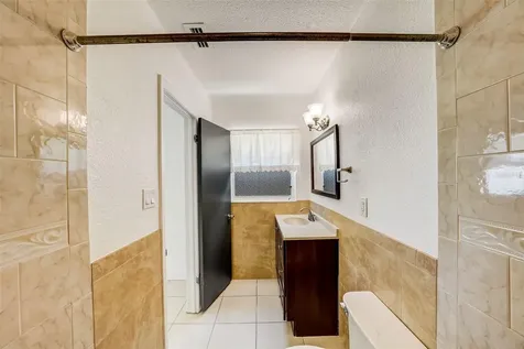 2702 W Bird Street Tampa FL 33614