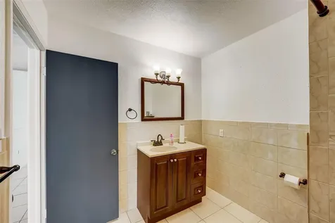 2702 W Bird Street Tampa FL 33614