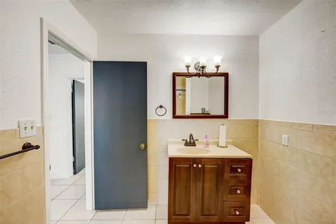 2702 W Bird Street Tampa FL 33614